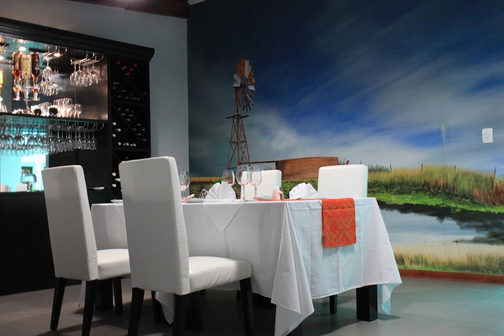 Yalla Yalla Boutique Hotel Witbank Ngoại thất bức ảnh