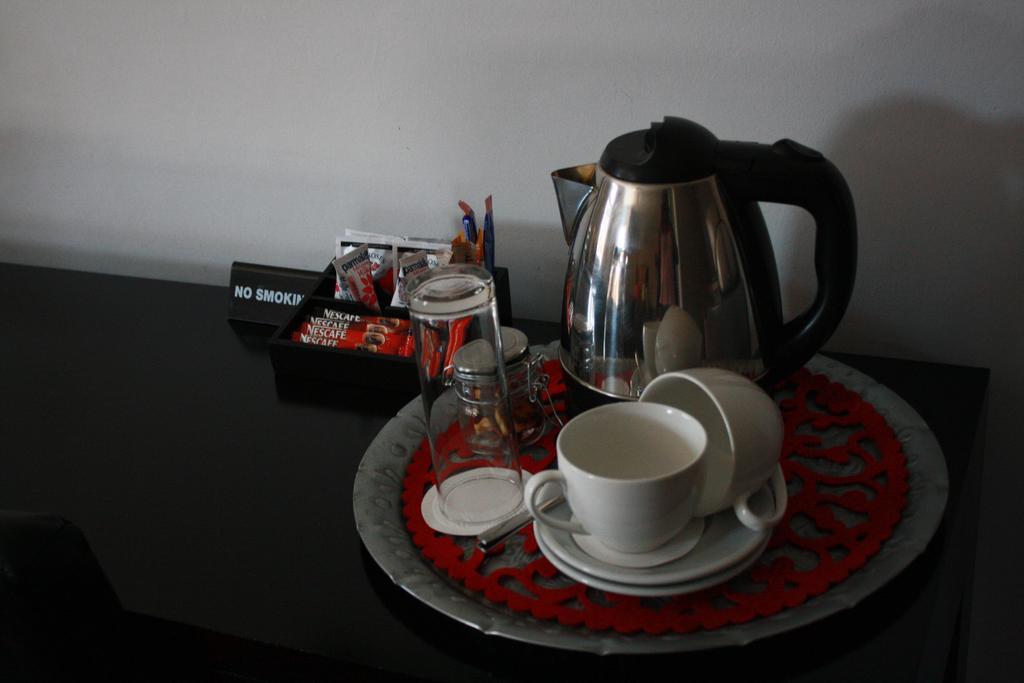 Yalla Yalla Boutique Hotel Witbank Ngoại thất bức ảnh