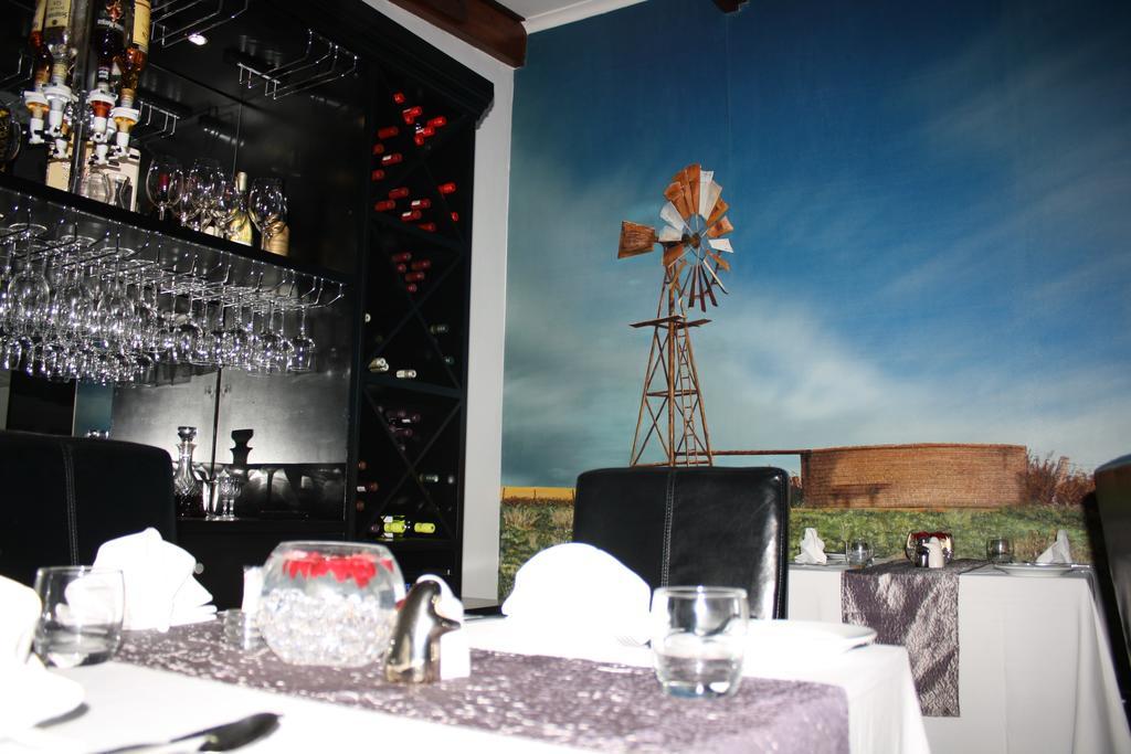 Yalla Yalla Boutique Hotel Witbank Ngoại thất bức ảnh