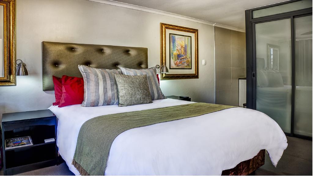 Yalla Yalla Boutique Hotel Witbank Ngoại thất bức ảnh